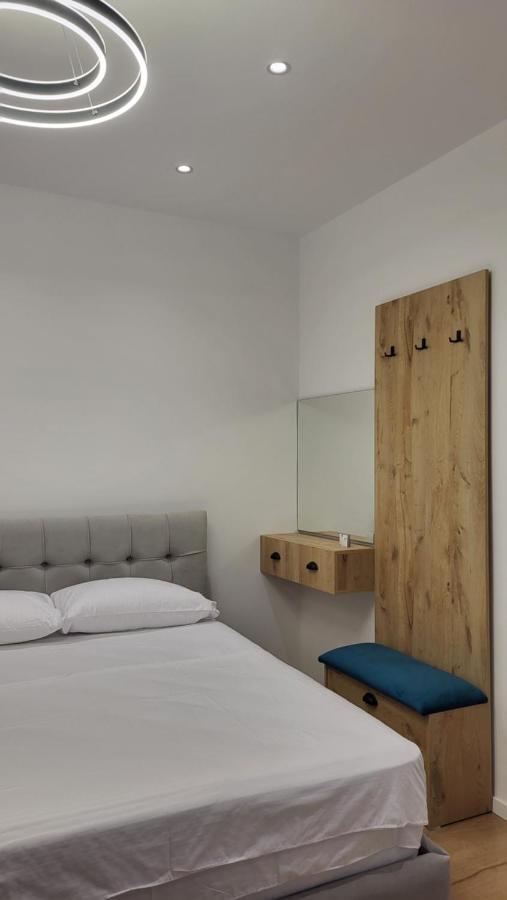 Karanxha'S Room تيرانا المظهر الخارجي الصورة