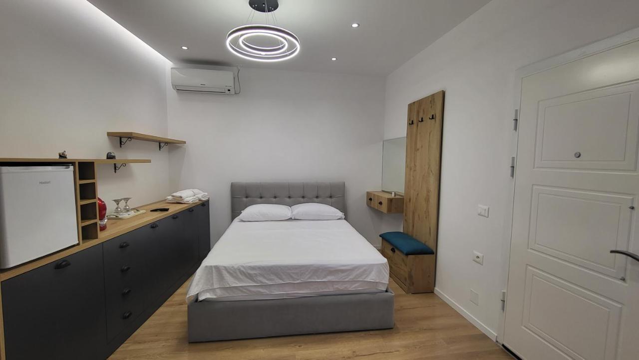 Karanxha'S Room تيرانا المظهر الخارجي الصورة