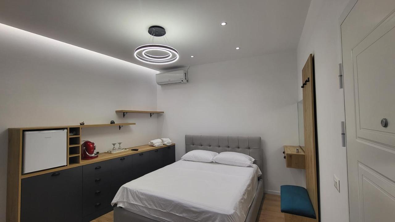 Karanxha'S Room تيرانا المظهر الخارجي الصورة